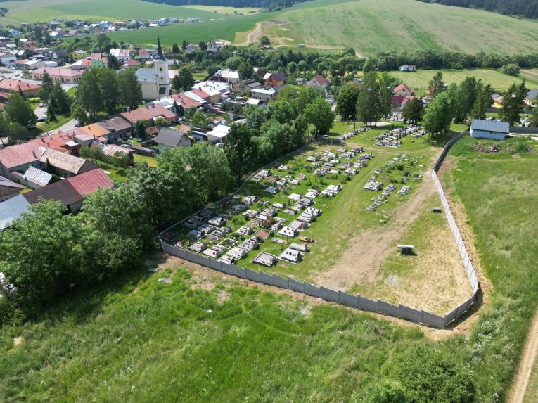 Úprava verejného priestranstva - oplotenie cintorína v Tvarožnej